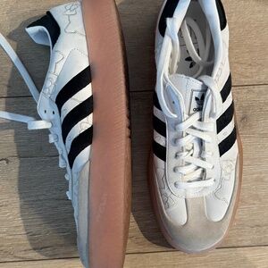 Hello Kitty Sambae Adidas